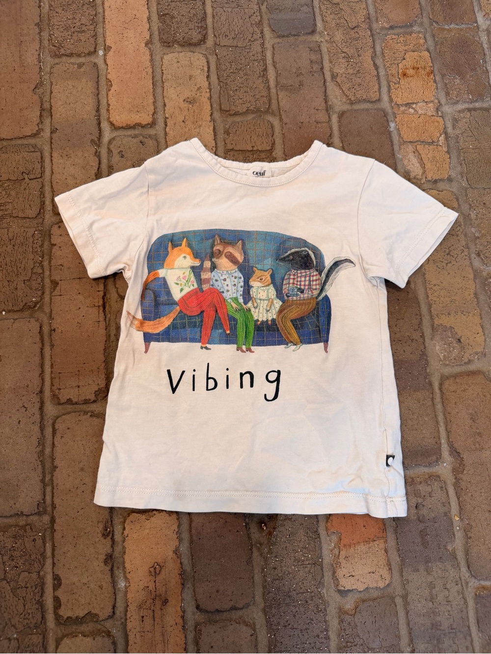 Oeuf White 'Vibing' Animal Friends Graphic Tee